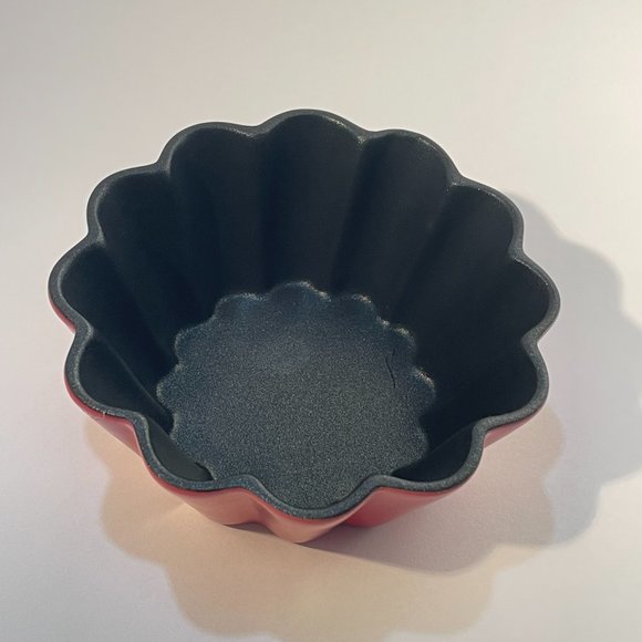 New Maxwell & Williams, Non-Stick Microstoven 5 In. Fluted Flan Pan, Set of 5 - Picture 3 of 8